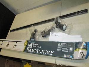 lot 440 image: hampton bay led 3-light mini head t...