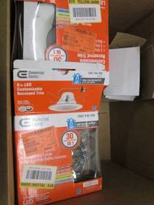 lot 442 image: box of lights untested open box ...
