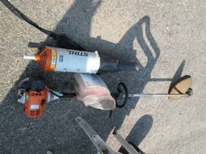 lot 4 image: Stihl km130r weed whip with blower ...