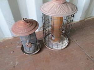 lot 30 image: 2 metal bird feeders, squirrl deter...