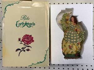 lot 7 image: Pinka Earth Angels 1996 Limited Edition 9 Tall