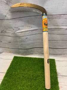 lot 19 image: Kimboshi Wood Handled Sickle 16 Tall