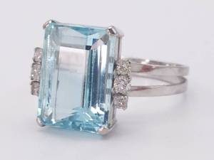lot 6 image: Fabulous 5.20 Carat Natural Aquamarine and Diamond Estate Ring in 14k White Gold $3,750