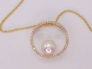lot 14 image: Brand New EFFY 14k Yellow Gold Pearl and Diamond Necklace (Includes Original Price Tag)