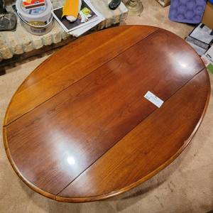 51x36x16 to 51x15x16 Vintage Oval Coffee Table