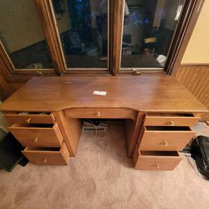 61x22.5x30 Very Vintage 7 Drawer Office Desk