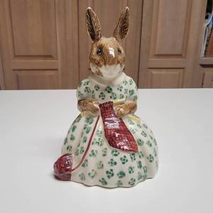 1974 Royal Doulton Bunnykins Busy Needles Figurine