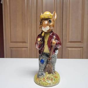 Very Collectable 1972 Royal Doulton Mr Bunnykins Autumn Days DB5 Figurine
