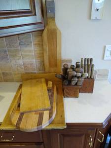 lot 18 image: Knife Sets and Cutting Boards