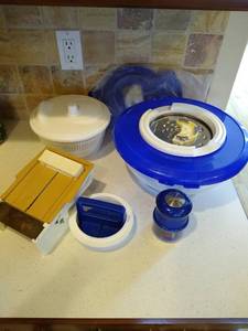 lot 42 image: Kitchen Gadgets