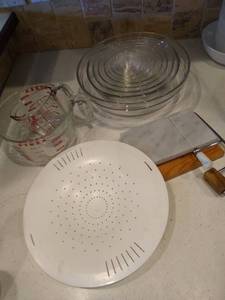 lot 86 image: Mixing & Measuring Bowls Lot