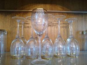 lot 117 image: Stunning Gold Rimmed Stemware