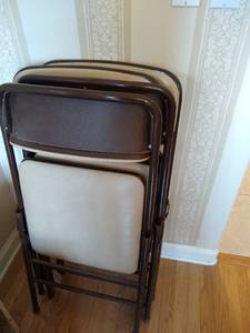 lot 88 image: Folding Chairs