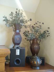 lot 156 image: Olive Branch Decor