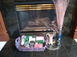 lot 104 image: Soaps & Decor