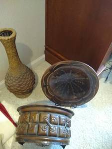 lot 187 image: Large Decor