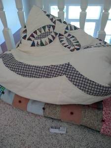 lot 149 image: Two Quilts