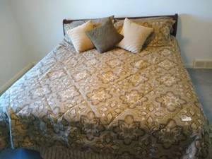 lot 71 image: King Bed Set & Sheets