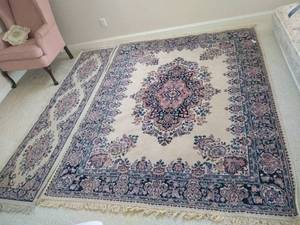 lot 95 image: Woven Wool Rug & Runner