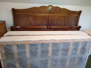 lot 108 image: Giant King Bed