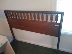 lot 110 image: Full Headboard