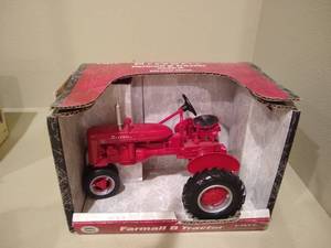 lot 57 image: McCormick Farmall B Die-Cast Tractor