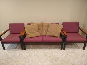 lot 61 image: Metal With Wood Armrests Mauve Furniture Set