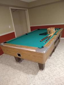 lot 127 image: Pool Table, Cues & Set