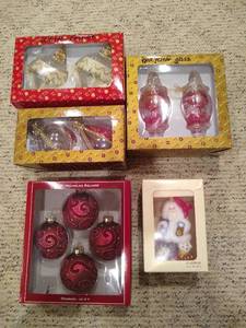 lot 166 image: Dillards Trimmings & Other Ornaments