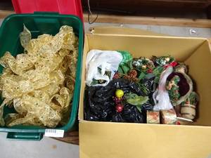 lot 192 image: Box of Tree Ribbons & Holiday Decor