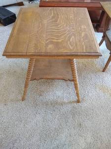 lot 143 image: Antique Table