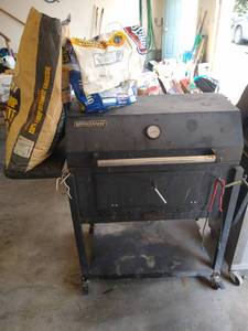 lot 233 image: Brinkman GrillSmoker