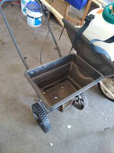 lot 240 image: Wheelbarrow & Spreader