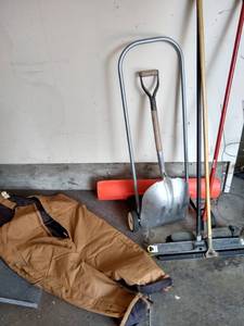 lot 250 image: Shovels, Overalls & Brooms