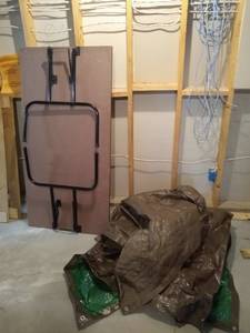 lot 251 image: Table & Tarps