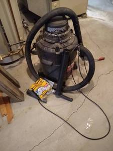lot 252 image: Shop Vac & Accessories
