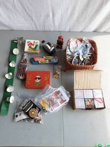 Vintage Tins, Buttons & Collectibles