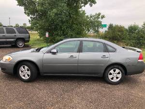 2008 Chevrolet Impala LT - LOADED Clean car
