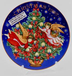 (7) Avon Collectors Christmas Plates  - All Excellent Condition - In Original Boxes