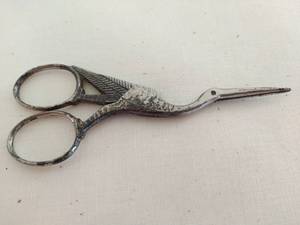 lot 19 image: Antique Bird Scissors