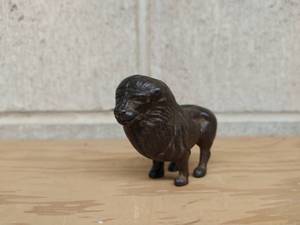 lot 415 image: Small Metal Lion