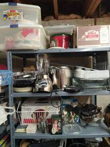 lot 429 image: Collection of kitchen items