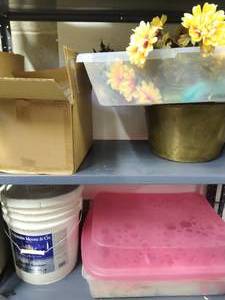 lot 430 image: Collection of Dcor and kitchen items