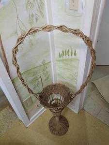 lot 445 image: Antique Wicker Plant Stand