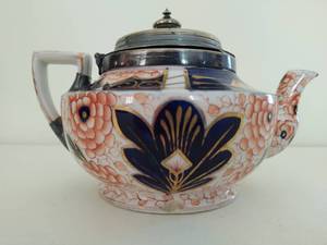 lot 49 image: Makedo Teapot with Imari Asian Style