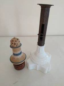 lot 50 image: Pair of Makedo Items