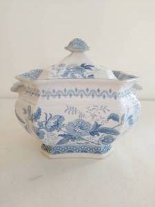 lot 37 image: Blue and White Covered Bowl