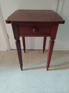 lot 321 image: Vintage End Table
