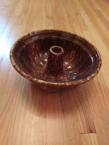 lot 349 image: Antique Bennington Rockingham Glazed Baking Dish Bundt Mold