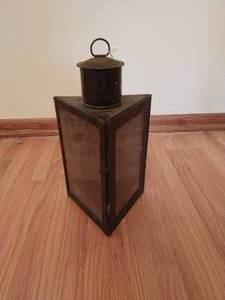 lot 353 image: Old Outdoor Oil Lantern Light